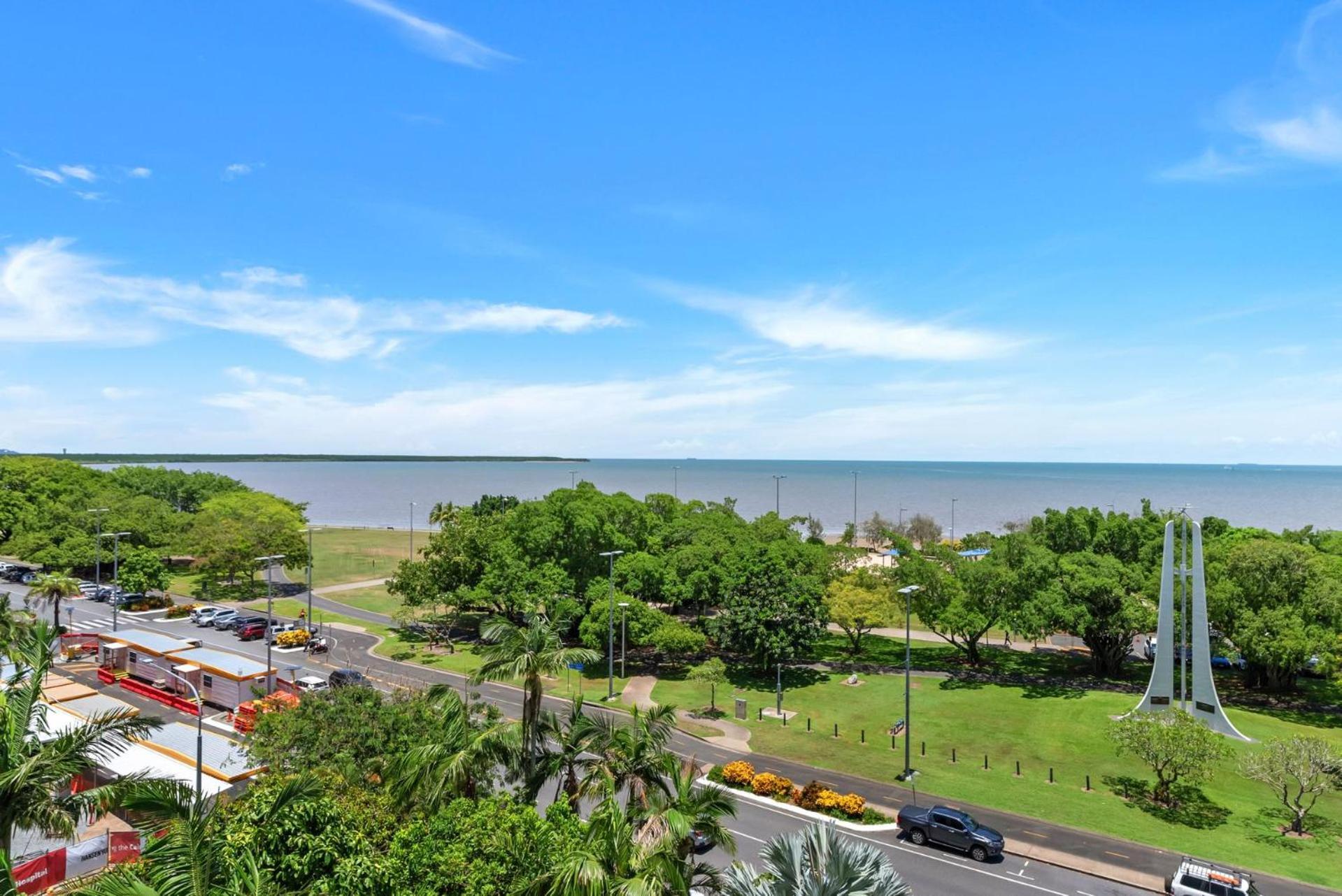 Belle Escapes 73 Rydges Plaza Esplanade With Ocean & City Views Apartment Cairns Exterior photo