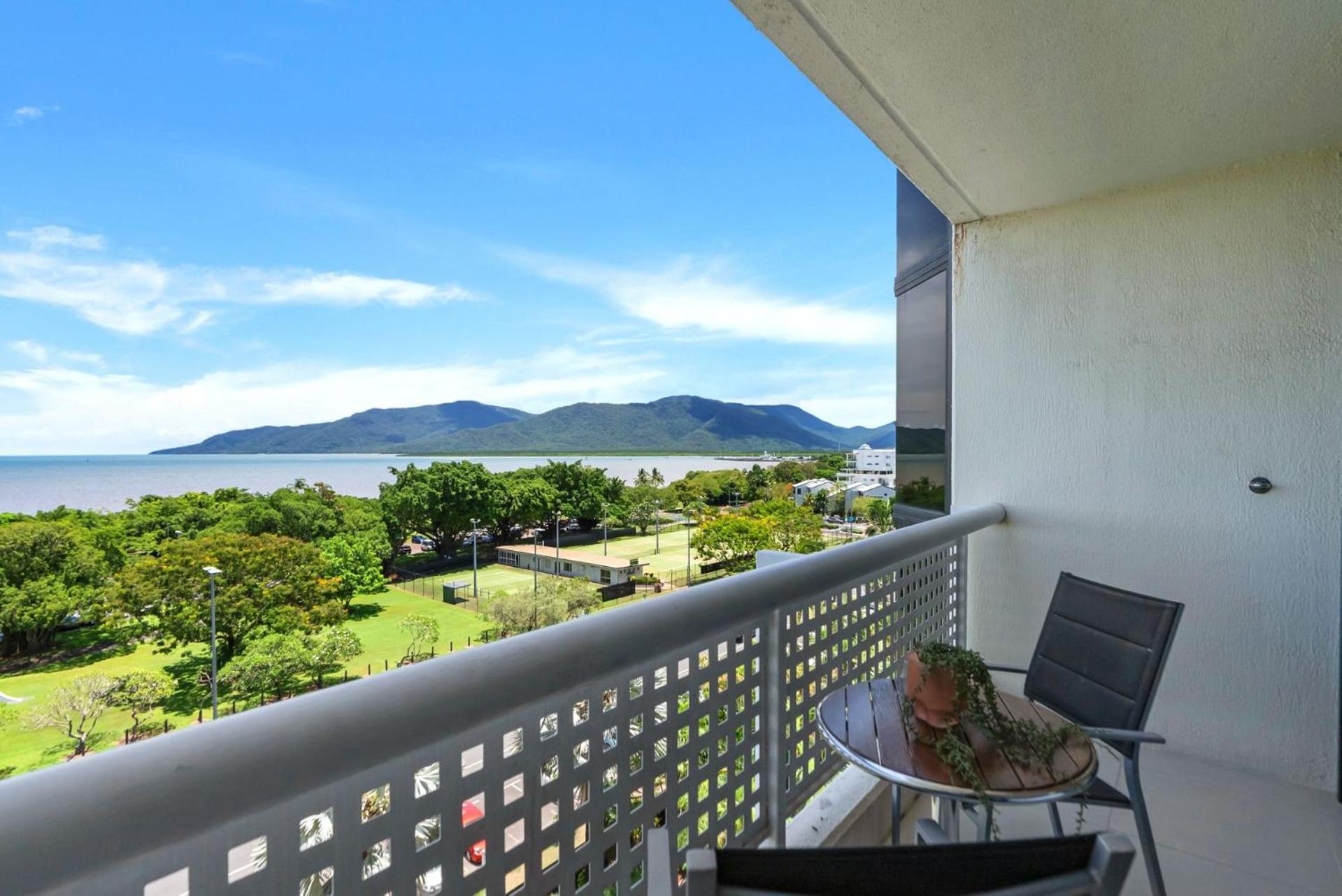 Belle Escapes 73 Rydges Plaza Esplanade With Ocean & City Views Apartment Cairns Exterior photo